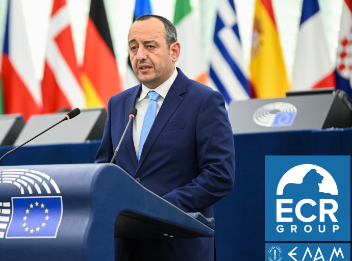 Εισήγηση Γεάδη στο Ευρωπαϊκό Κοινοβούλιο: «Να μην χρεώνονται αεροπορικό ναύλο τα παιδιά έως 4 ετών»